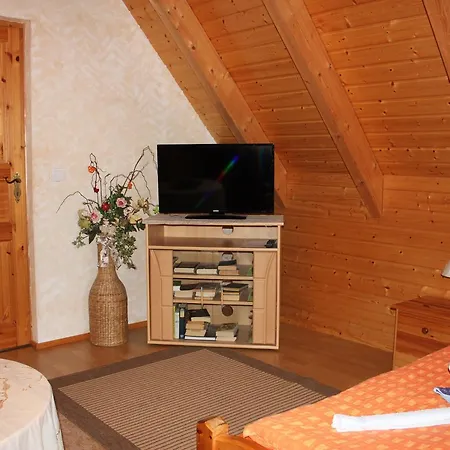 Ferienhaus Eisvogel * Люббенау