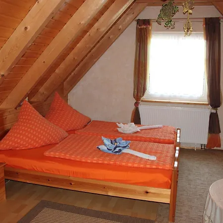 Ferienhaus Eisvogel Люббенау